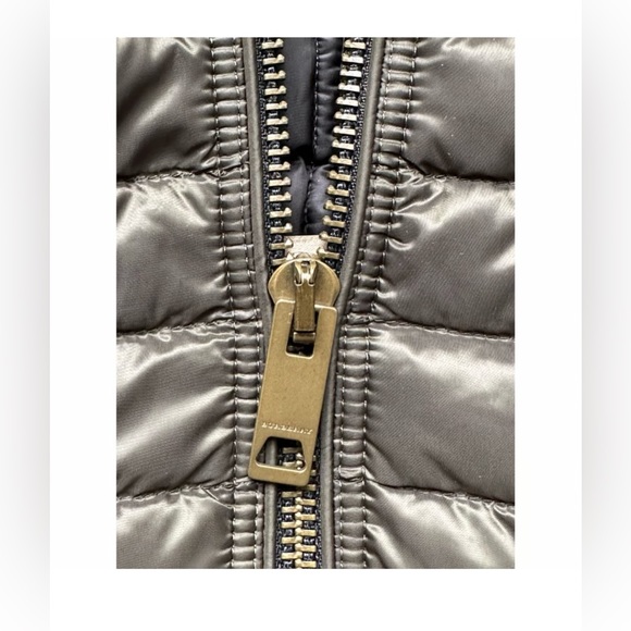 Pre-Loved Burberry Down Vest/Cape - Picture 3 of 6